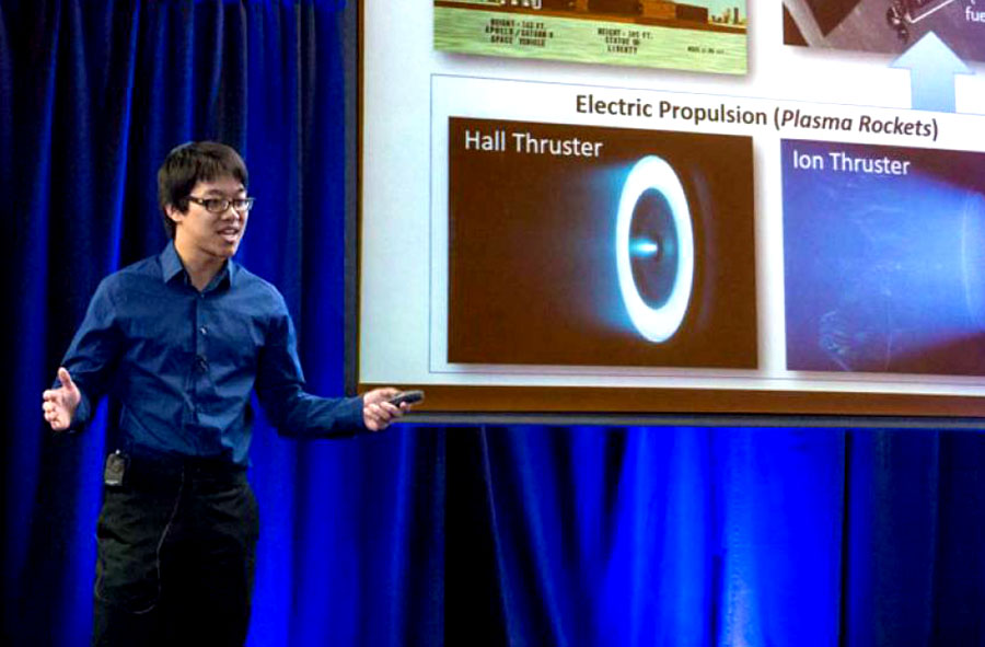 Gary Li presenting his research on plasma rockets at Grad Slam 2016